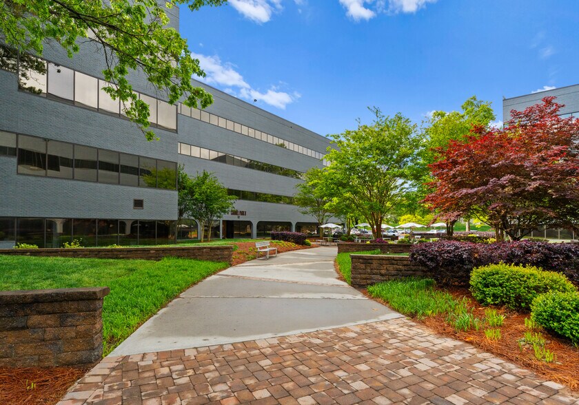 More Photos Of 11111 Carmel Commons Blvd, Charlotte Unknown For Lease