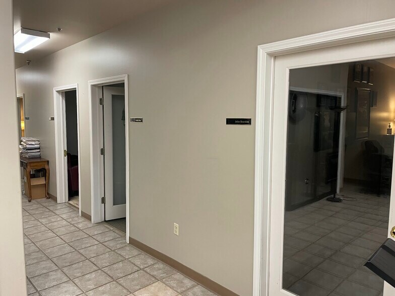 More Photos Of 800 E Main St, Russellville Office For Sale