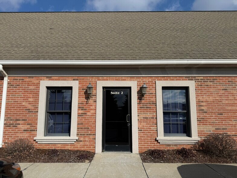 More Photos Of 127 Bob Fitz Rd, Gray Medical For Lease