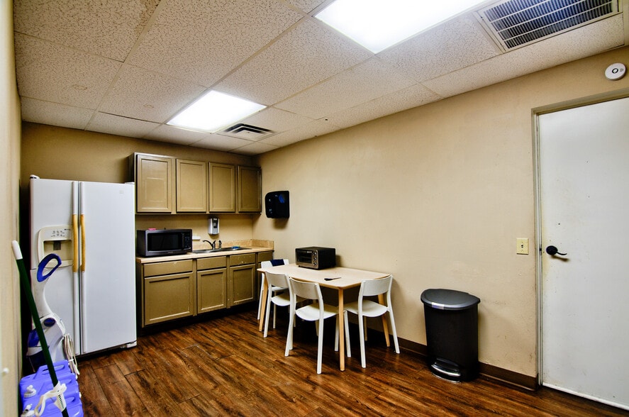 More Photos Of 9730 Shepard Hill Rd, Willis Warehouse For Sale