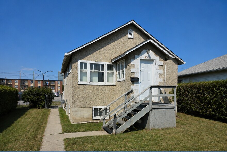 Primary Photo Of 4914 50 Av, Red Deer Office For Sale