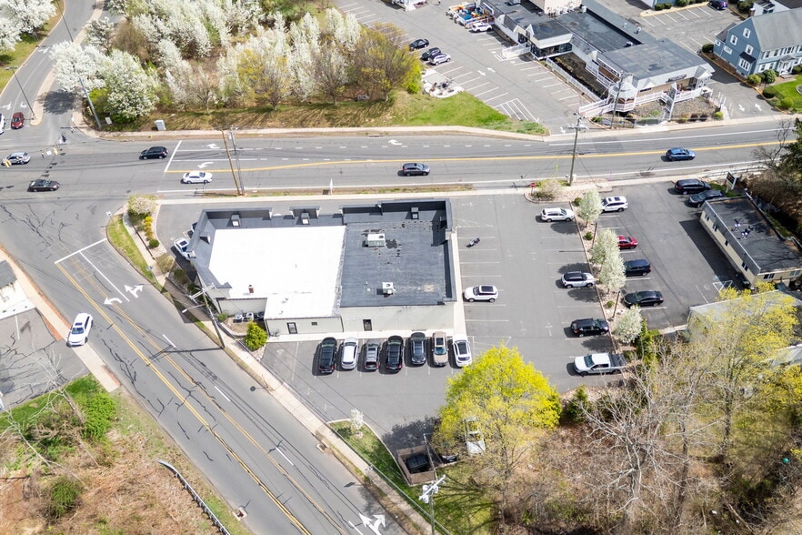More Photos Of 474 N Main St, Southington Storefront For Lease