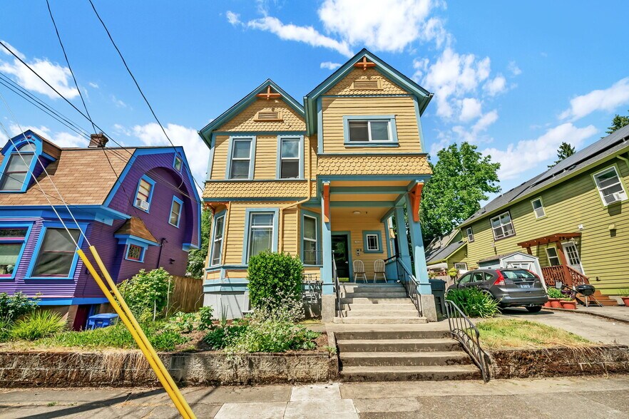 More Photos Of 1925 SE Alder St, Portland Apartments For Sale