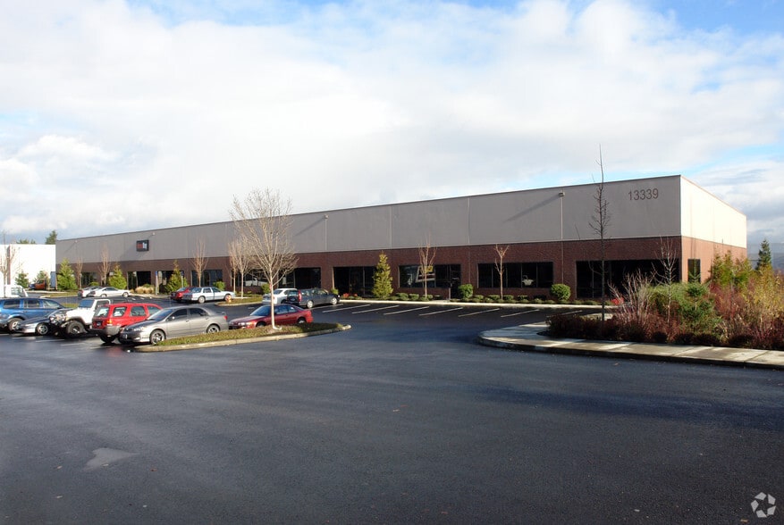 More Photos Of 13339 NE Airport Way, Portland Warehouse For Lease