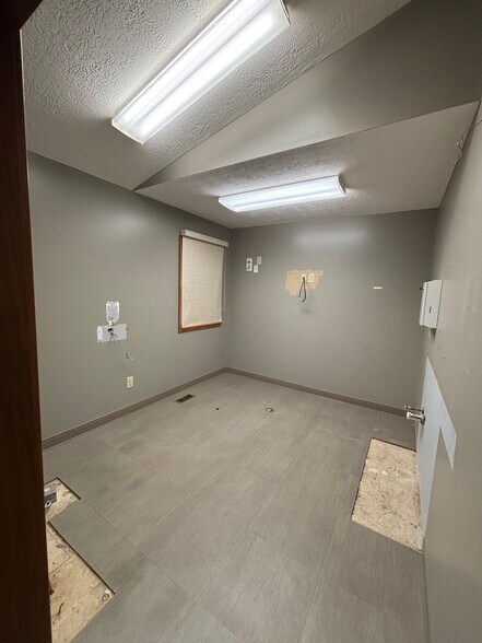 More Photos Of 6481 Nicholas Dr, Columbus Medical For Lease