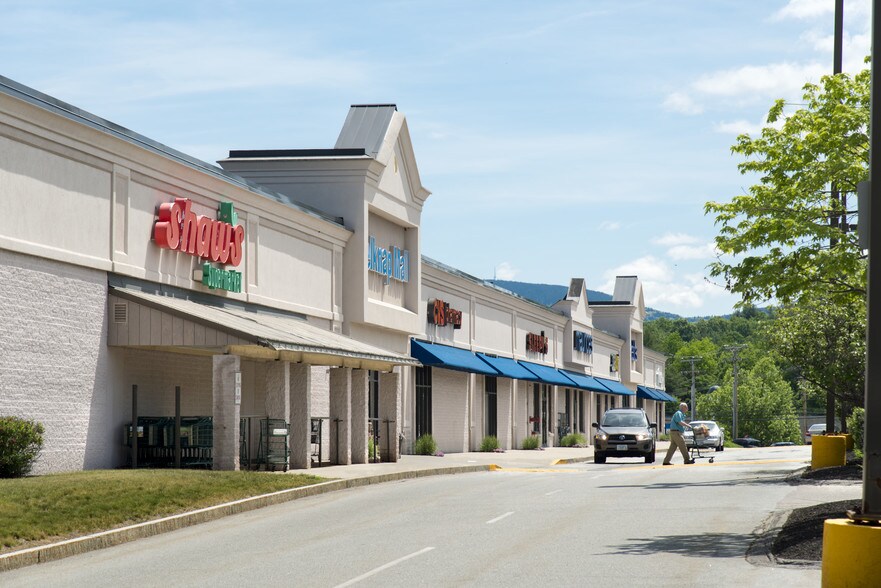 More Photos Of 96 Daniel Webster Hwy, Belmont General Retail For Lease