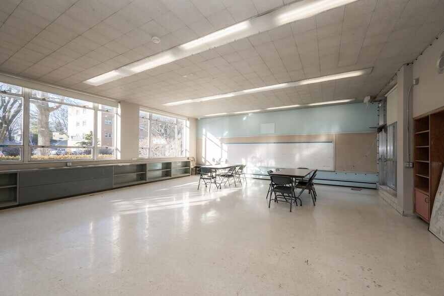 More Photos Of 200 S Oak Park Ave, Oak Park Schools For Sale