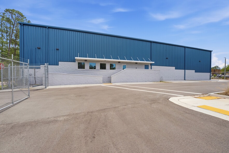 More Photos Of 6620 Stuart Ave, Jacksonville Warehouse For Lease