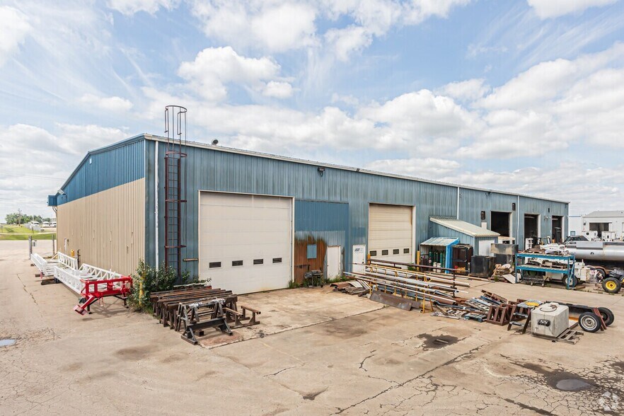 More Photos Of 1801 8th St, Nisku Manufacturing For Lease