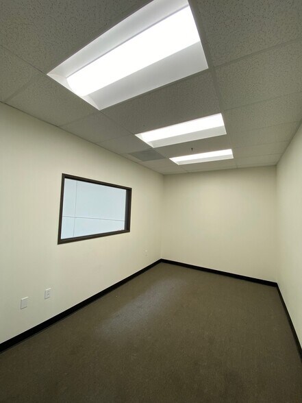 More Photos Of 2240 Celsius Ave, Oxnard Warehouse For Lease
