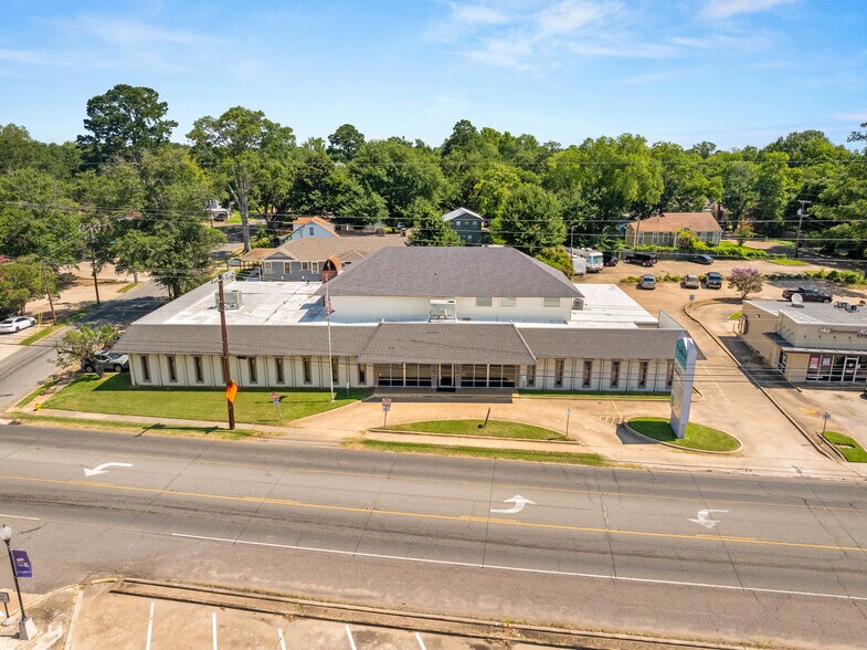 More Photos Of 816 University Pky, Natchitoches Office For Sale