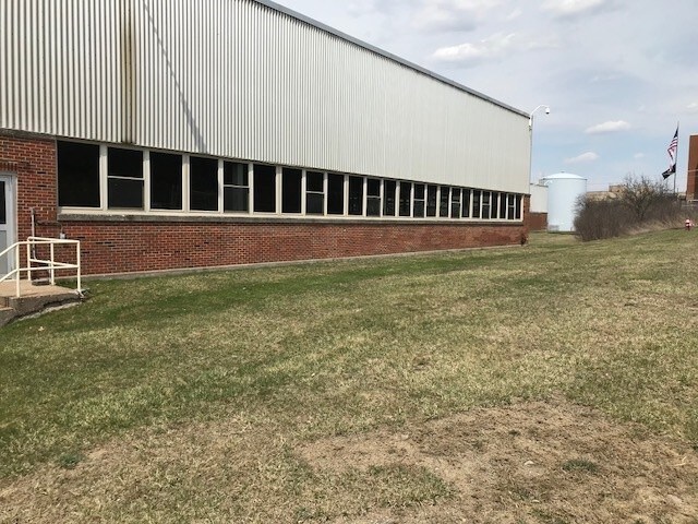 More Photos Of 3121 Pleasant Valley Blvd, Altoona Light Distribution For Lease