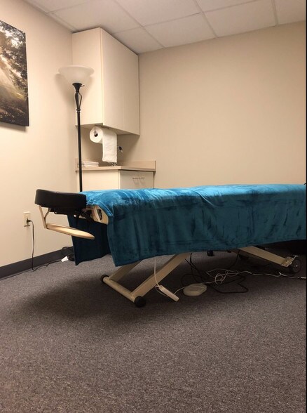 More Photos Of 305 Vine St, New Lenox Medical For Lease