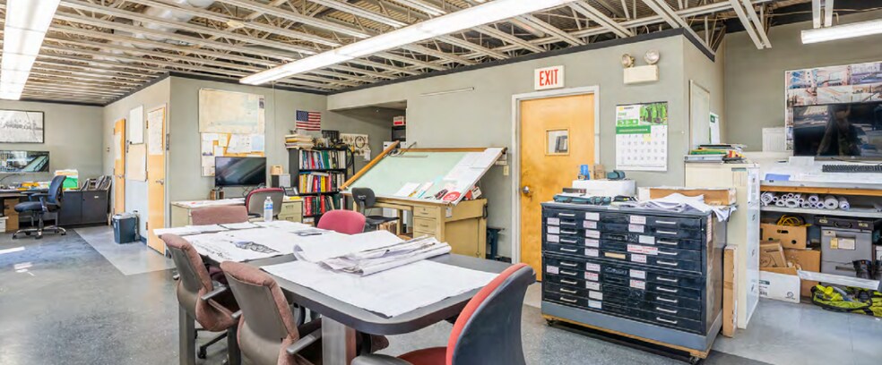 More Photos Of 6 Draper St, Woburn Warehouse For Sale