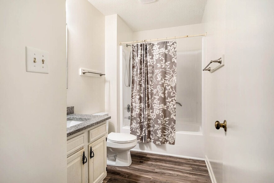 More Photos Of 547 Cedar Lake Rd, Chapel Hill Multifamily For Sale