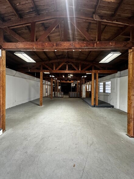 More Photos Of 438 Lake Ave, Saint James Storefront For Lease