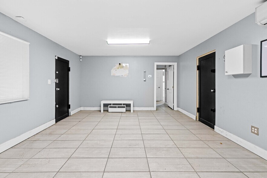 More Photos Of 11285 Goss St, Sun Valley Warehouse For Sale