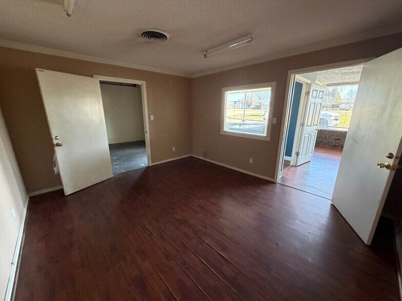 More Photos Of 1913 US 41 Hwy SW, Calhoun Flex For Lease