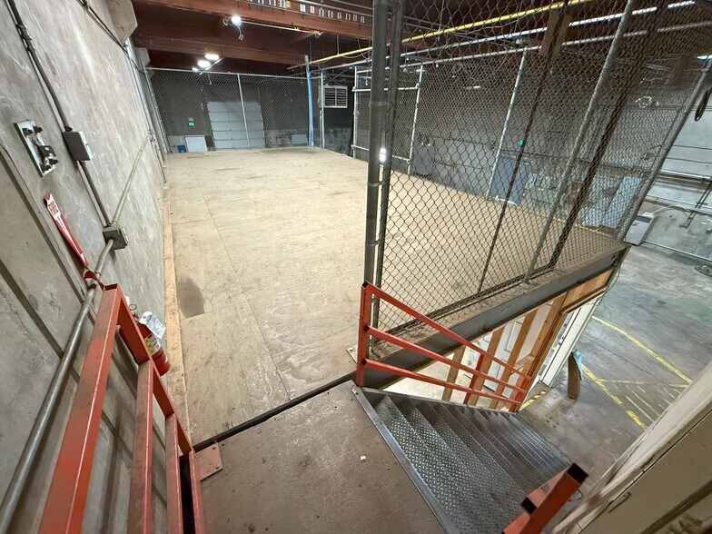 More Photos Of 250 Queen Ave SW, Albany Warehouse For Sale