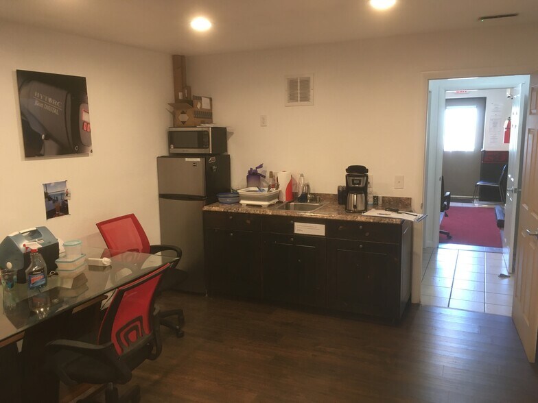 More Photos Of 3772 Puritan Way, Erie Flex For Sale