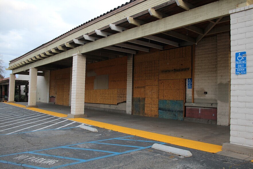 More Photos Of 24595 Alessandro Blvd, Moreno Valley Supermarket For Lease