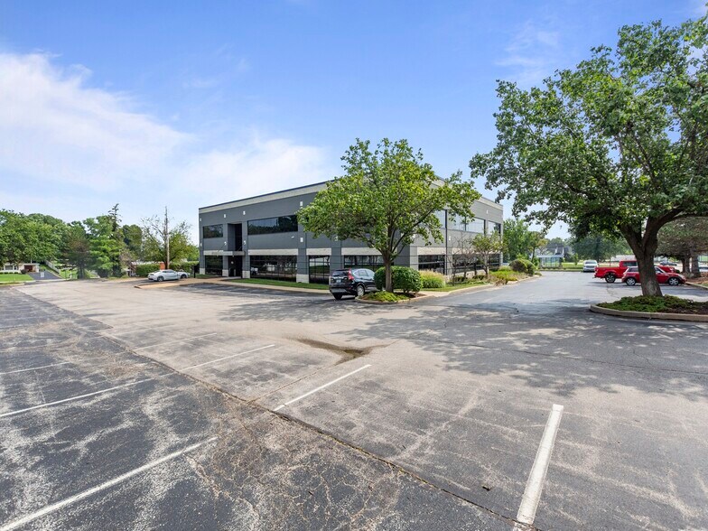 More Photos Of 174 Clarkson Rd, Ballwin Office For Sale