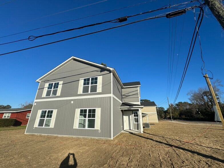 Primary Photo Of 4507 Greenway Ave, Wilmington Apartments For Sale
