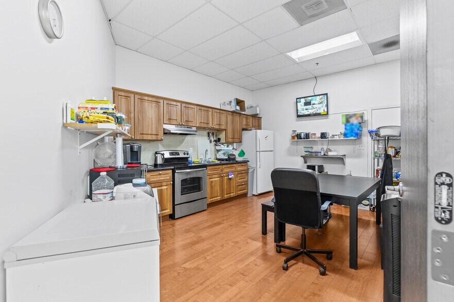 More Photos Of 3900-3912 S Broadway Pl, Los Angeles Manufacturing For Sale