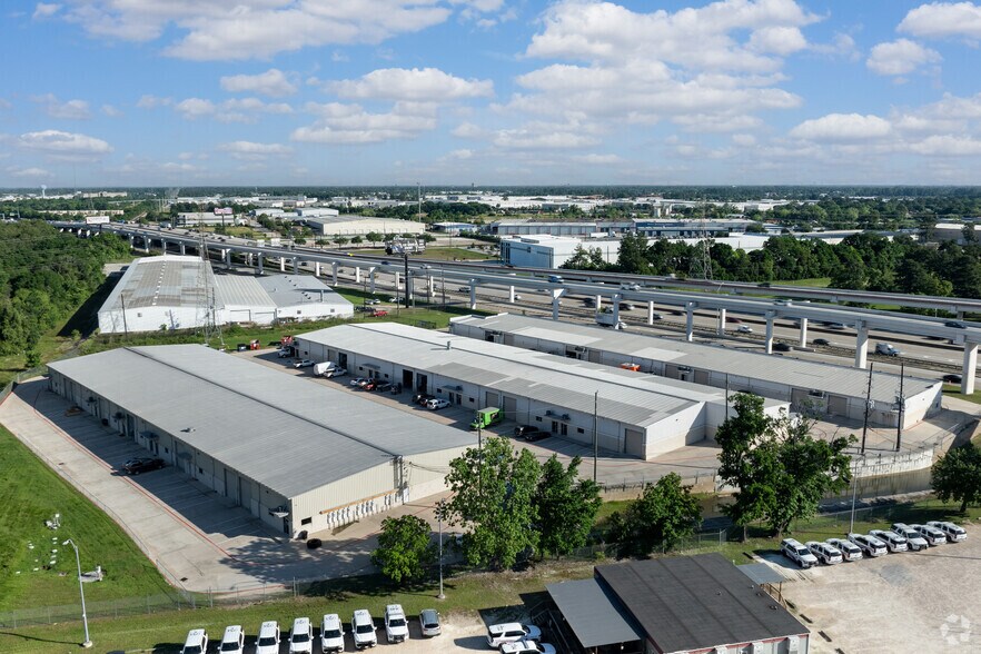 More Photos Of 15825 State Highway 249, Houston Unknown For Lease