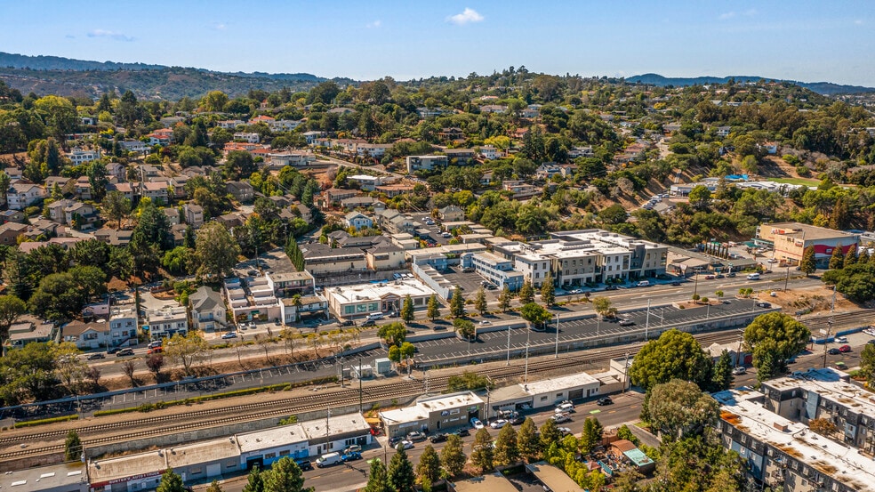 More Photos Of 780 Old County Rd, Belmont Service For Lease