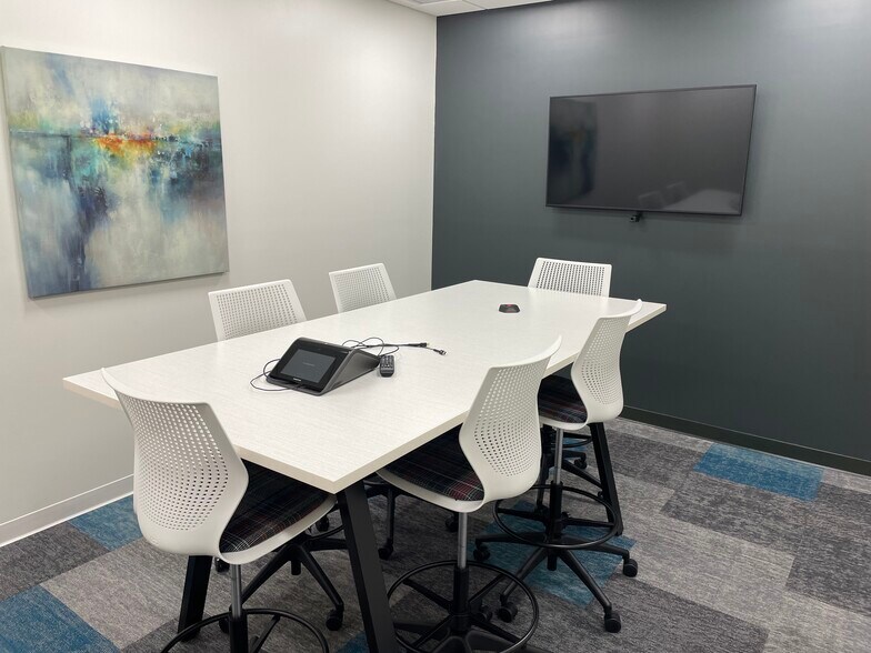 More Photos Of W6483 Design Dr, Greenville Industrial For Lease
