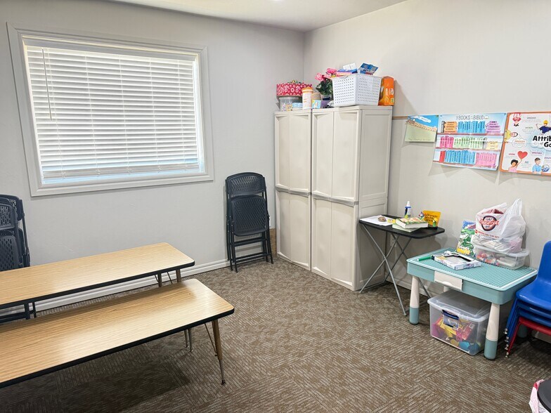 More Photos Of 450 E Main St, Yukon Religious Facility For Sale