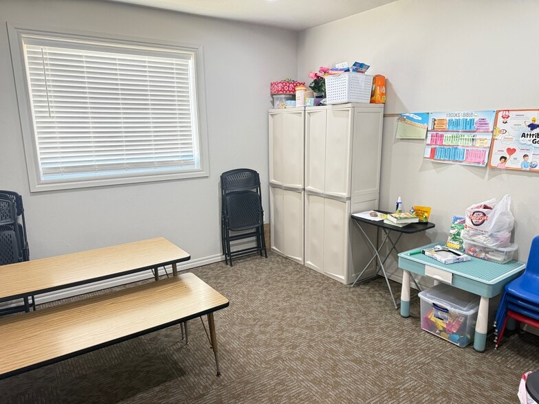 More Photos Of 450 E Main St, Yukon Religious Facility For Sale