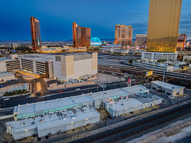 More Photos Of 3115-3155 Sammy Davis Jr Dr, Las Vegas Storefront Retail Office For Lease