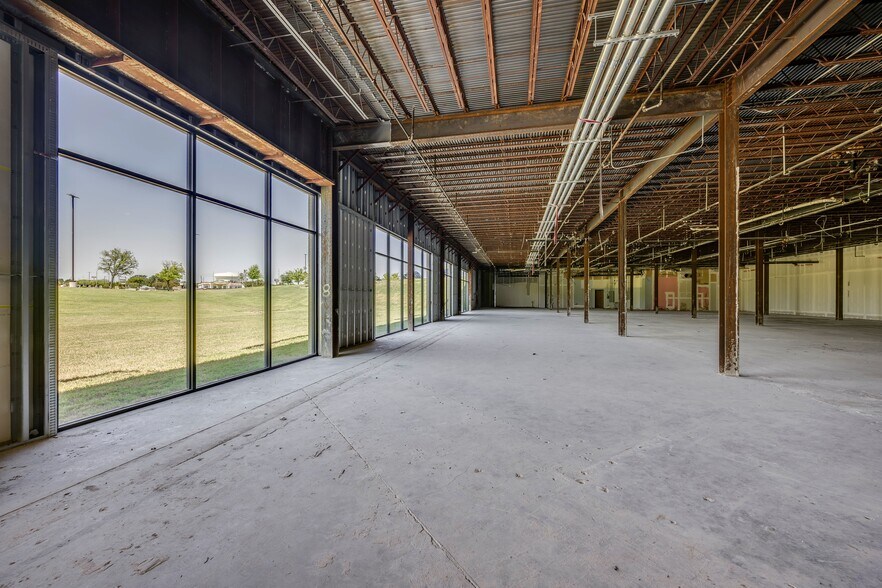 More Photos Of 3560 W Camp Wisdom Rd, Dallas Medical For Lease