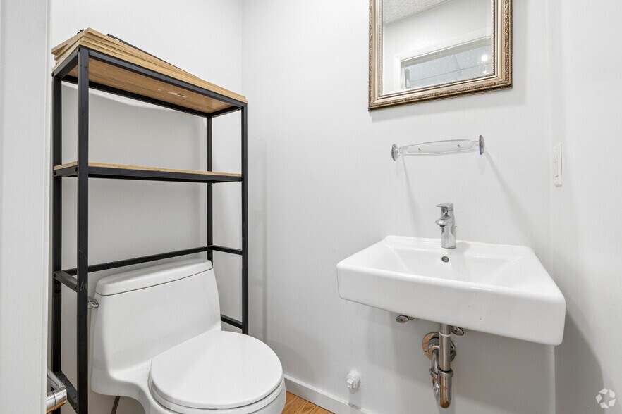 More Photos Of 210 Knickerbocker Rd, Cresskill Medical For Lease