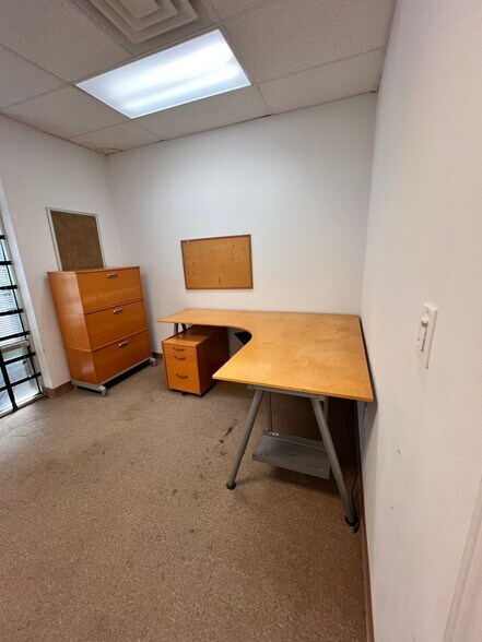 More Photos Of 5800 Corporate Dr, Houston Warehouse For Lease
