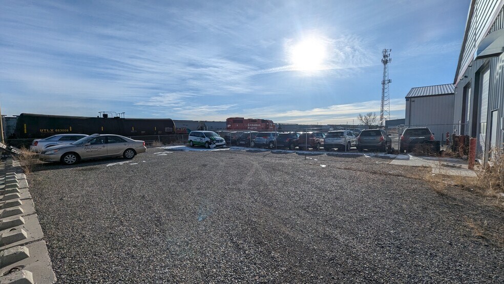 More Photos Of 1075 36 St N, Lethbridge Warehouse For Sale