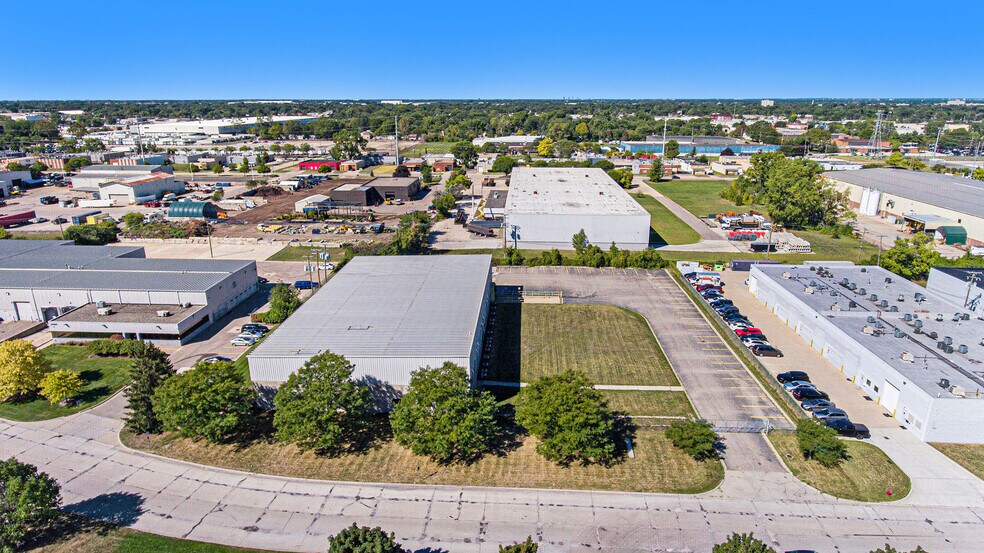 More Photos Of 23605 Regency Park Dr, Warren Manufacturing For Sale