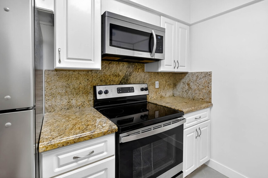 More Photos Of 4900 NW 10th Ave, Fort Lauderdale Apartments For Sale