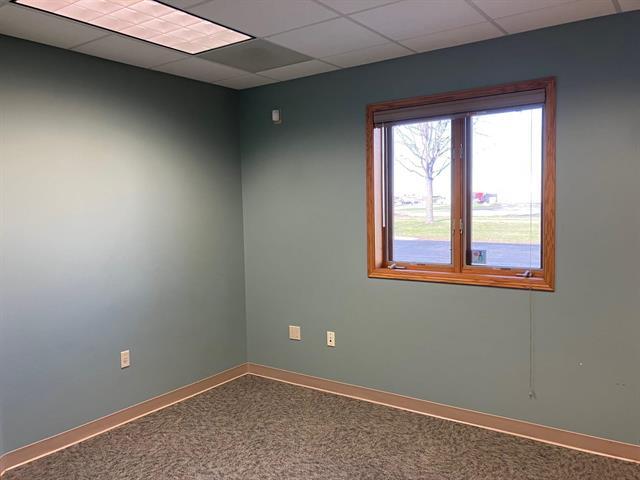 More Photos Of 215 Corporate Dr, Beaver Dam Medical For Lease