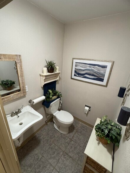 More Photos Of 1909 Indian Wells Rd, Alamogordo Loft Creative Space For Sale
