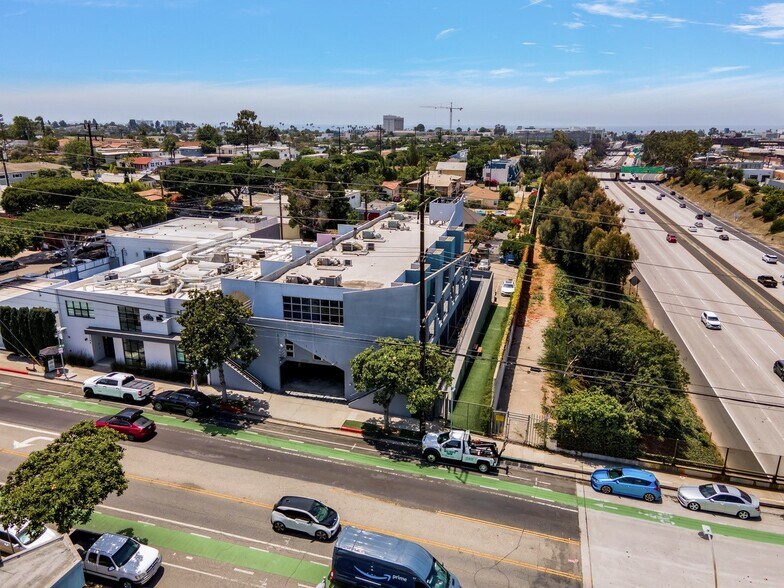 More Photos Of 1750 14th St, Santa Monica Loft Creative Space For Lease