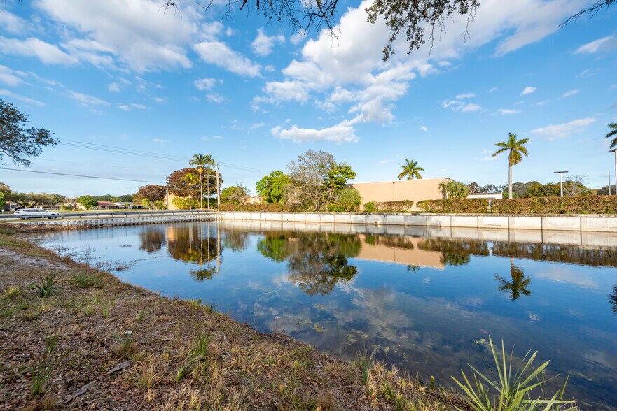 More Photos Of 8201 W Mcnab Rd, Tamarac General Retail For Sale