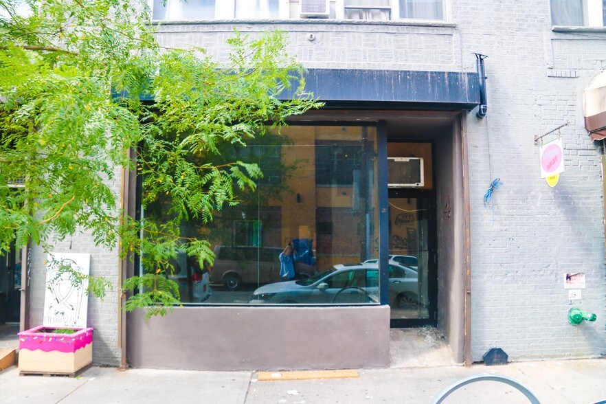 More Photos Of 119 Knickerbocker Ave, Brooklyn Apartments For Lease