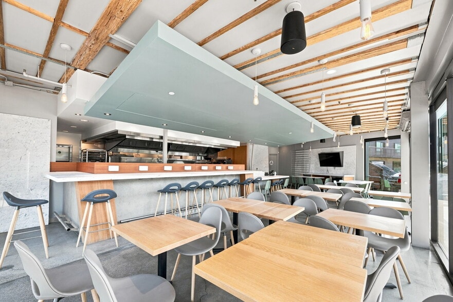 More Photos Of 22333 Pacific Coast Hwy, Malibu General Retail For Lease