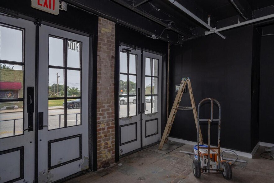 More Photos Of 117 East St, Hutto Loft Creative Space For Sale