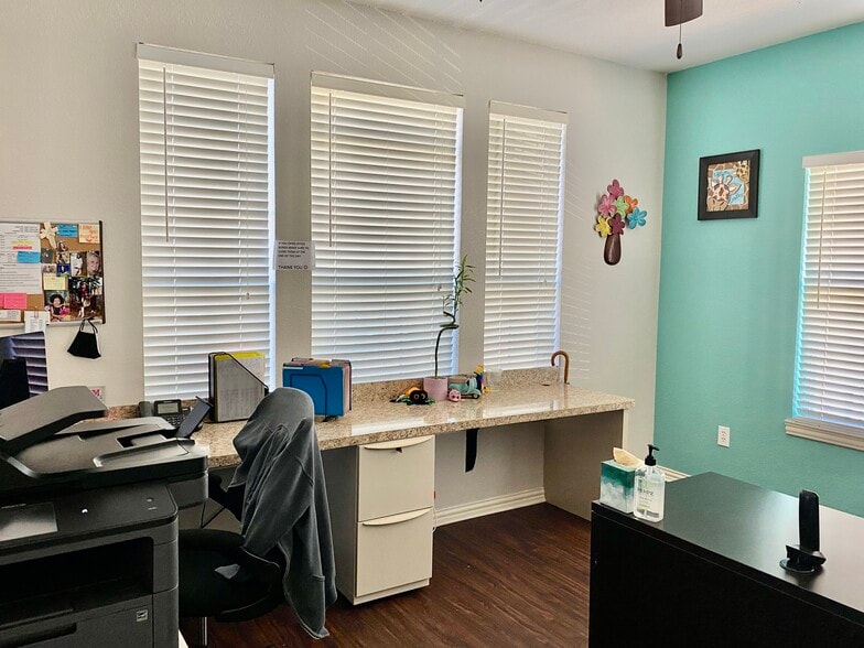 More Photos Of 1206 Bent Oaks Ct, Denton Medical For Lease