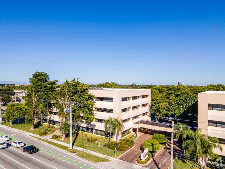 More Photos Of 300 Lock Rd, Deerfield Beach Unknown For Lease