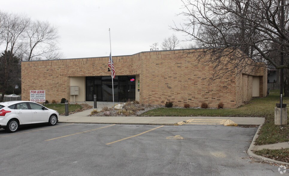 More Photos Of 3030 Merle Hay Rd, Des Moines Office For Sale